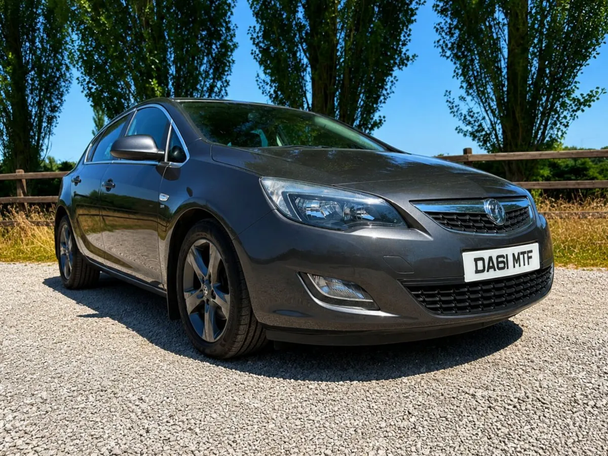 Vauxhall Astra 2012 - Image 1