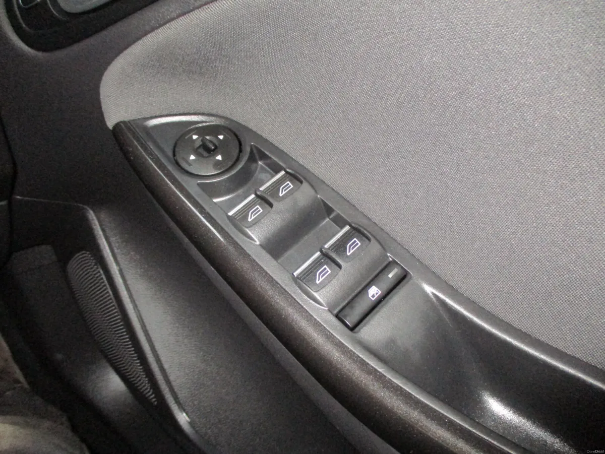 Ford Focus 2016 1,5TDCI TITANIUM - Image 5