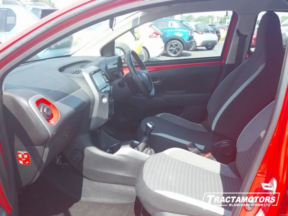 Toyota Aygo 1.0 X-PLAY 4DR - Image 4