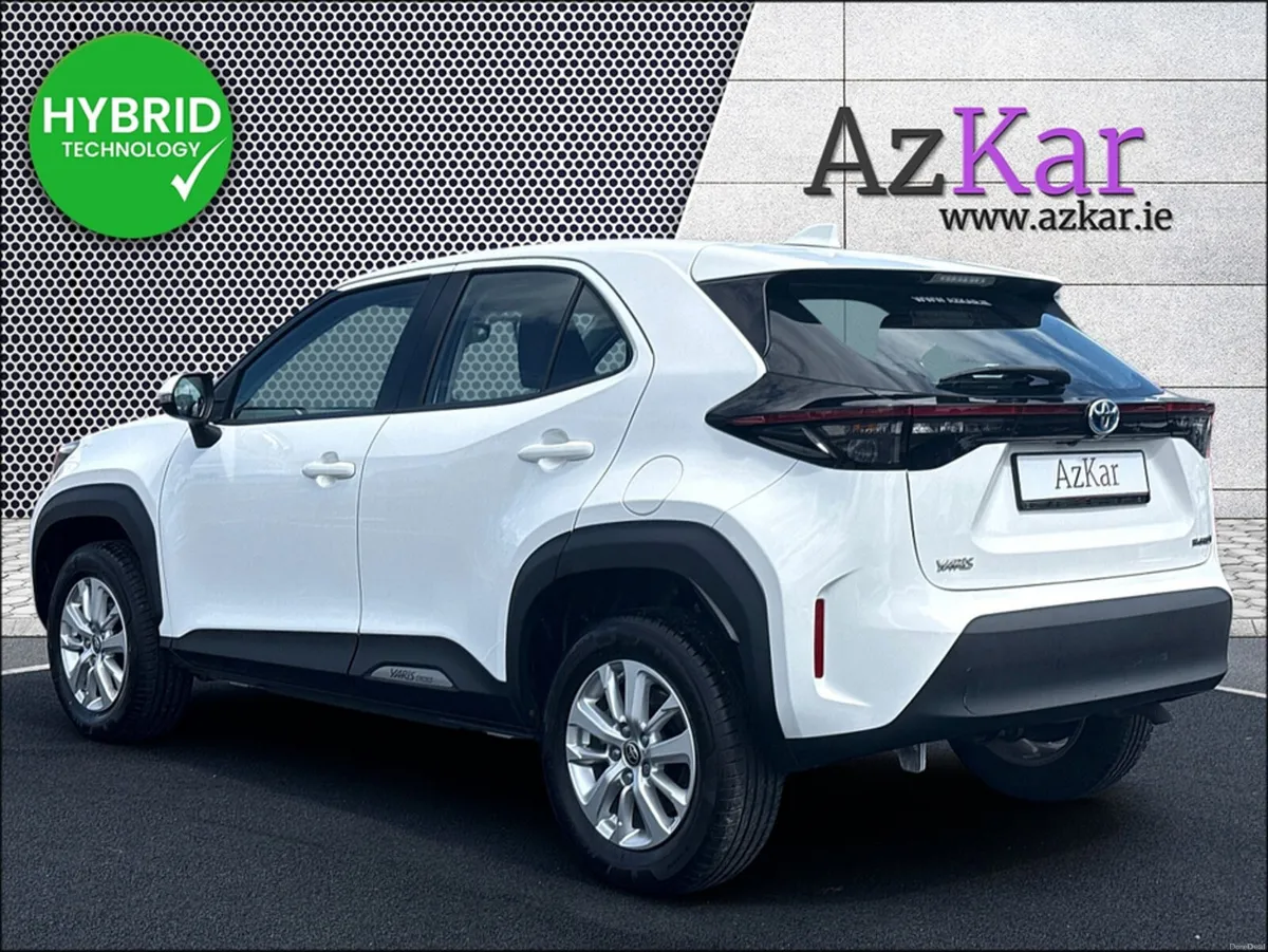 Toyota Yaris Cross 2023 ICON 1.5 HYBRID AUTOMATIC - Image 6
