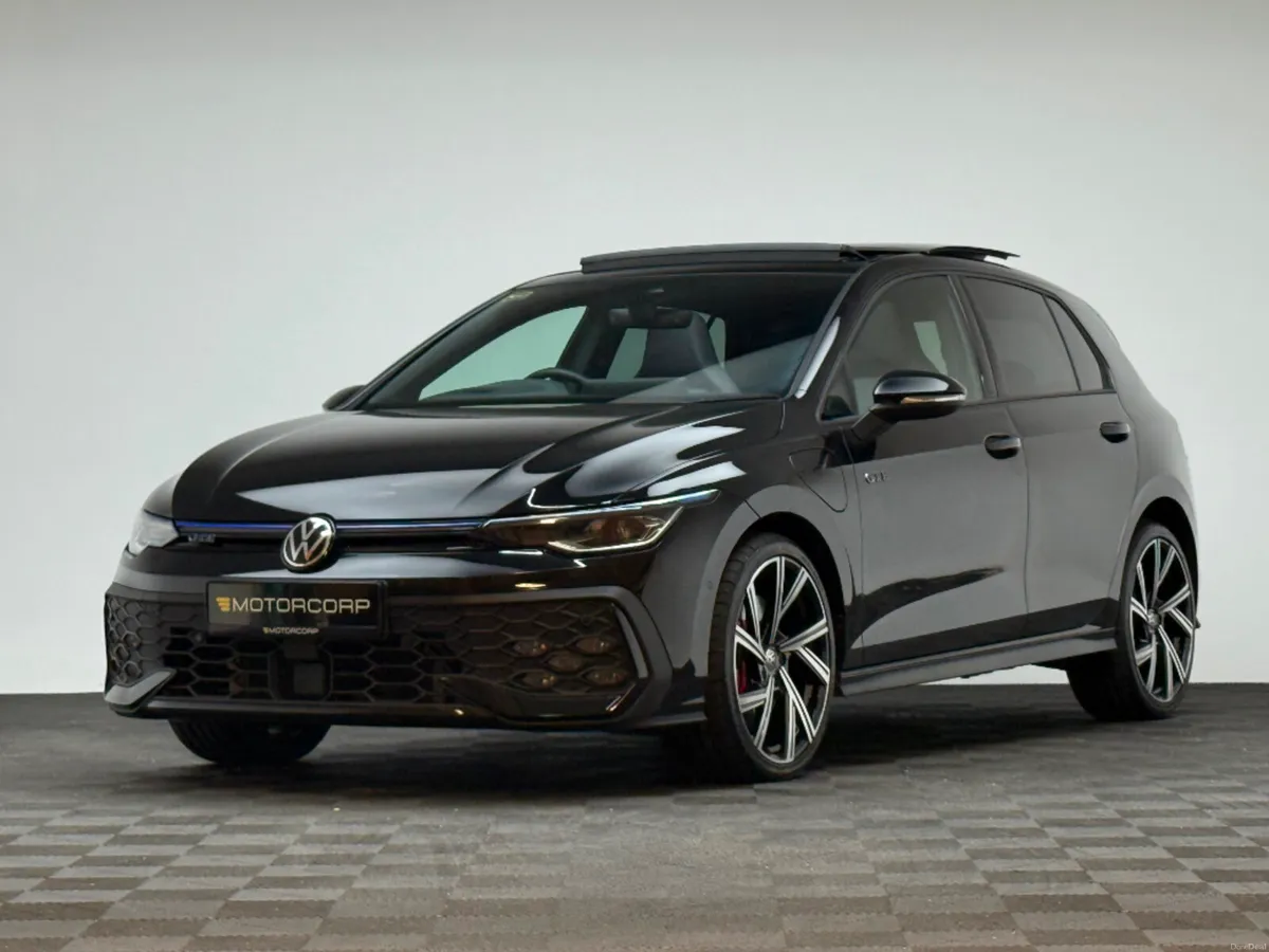 Volkswagen Golf GTE 1.5 PHEV 272HP DSG *PAN ROOF* - Image 3
