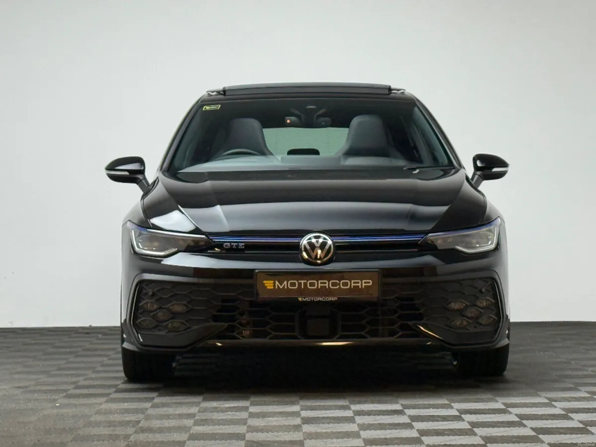 Volkswagen Golf GTE 1.5 PHEV 272HP DSG *PAN ROOF* - Image 2
