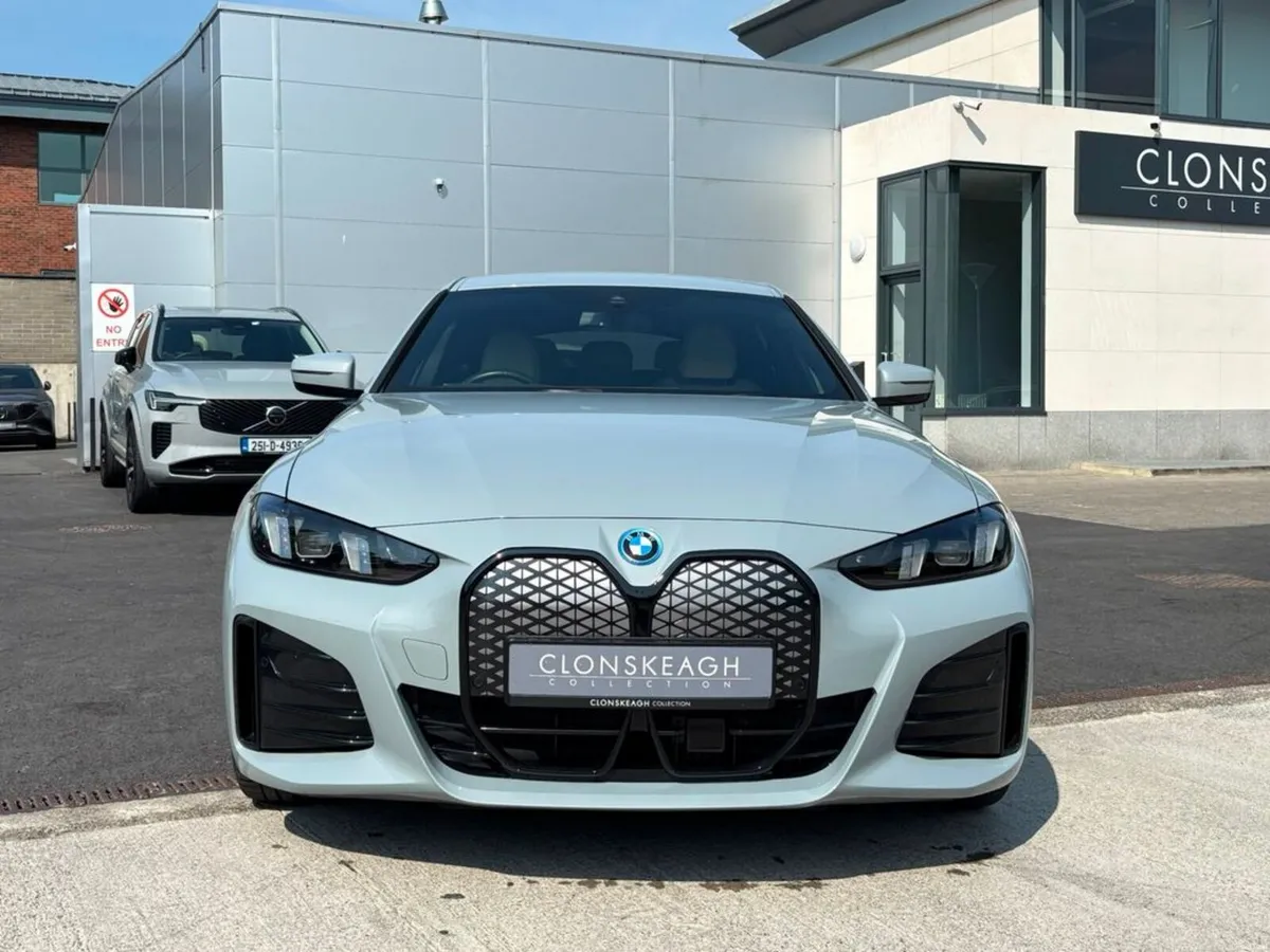 BMW i4 EDRIVE35 M SPORT - Image 3