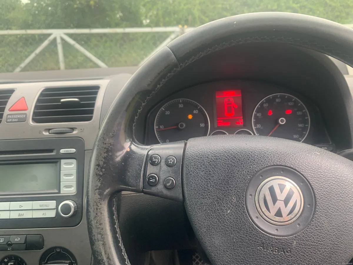 Volkswagen Golf - Image 4
