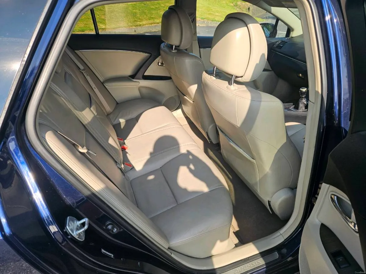 Toyota avensis - Image 3