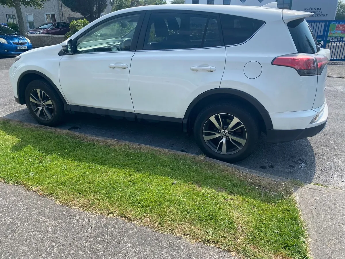 Toyota RAV4 2016 - Image 1