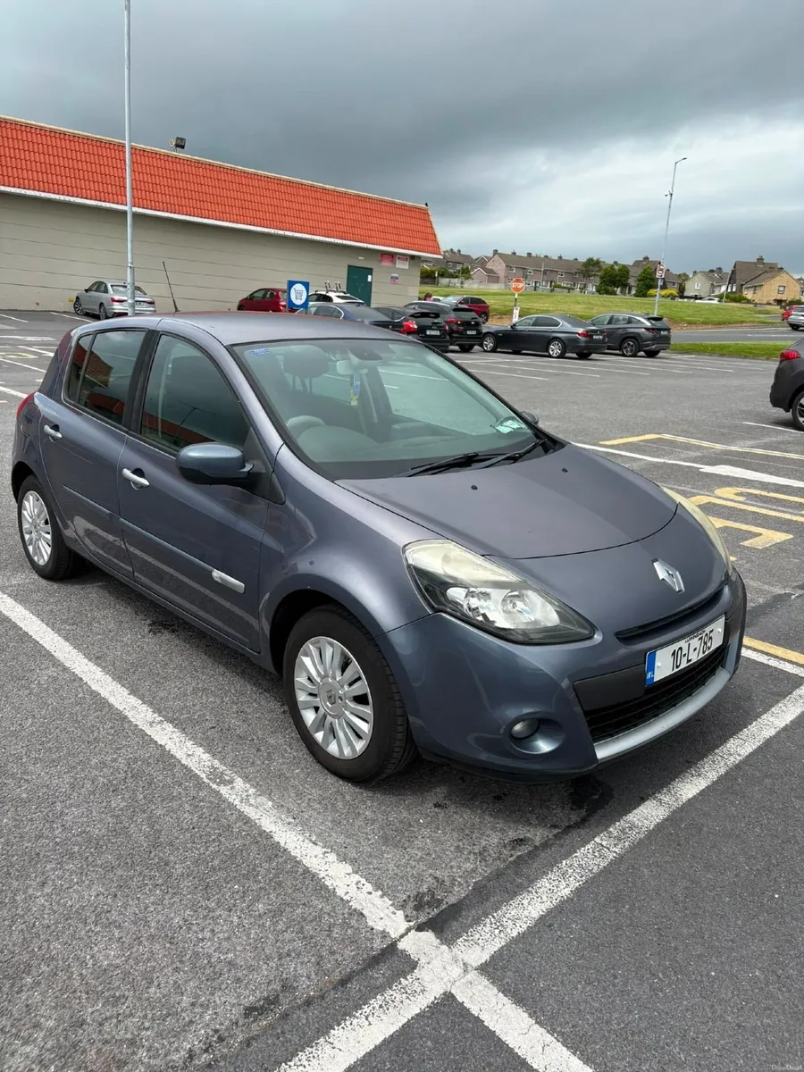 Renault Clio 2010 - Image 2