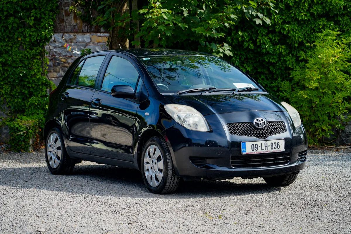 2009 Toyota Yaris 1.0 Petrol Manual - Image 1