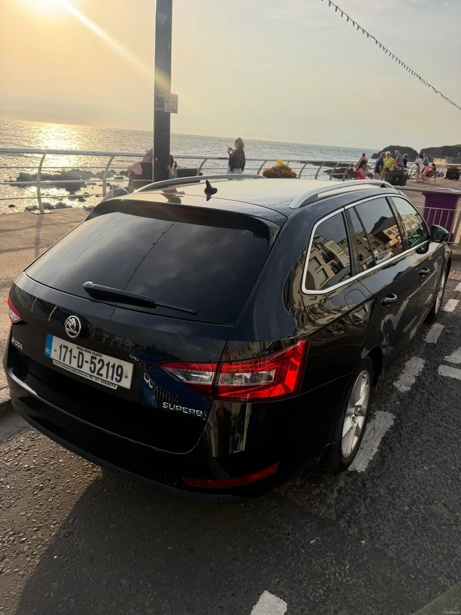 Skoda Superb 2.0 TDi estate - Image 3
