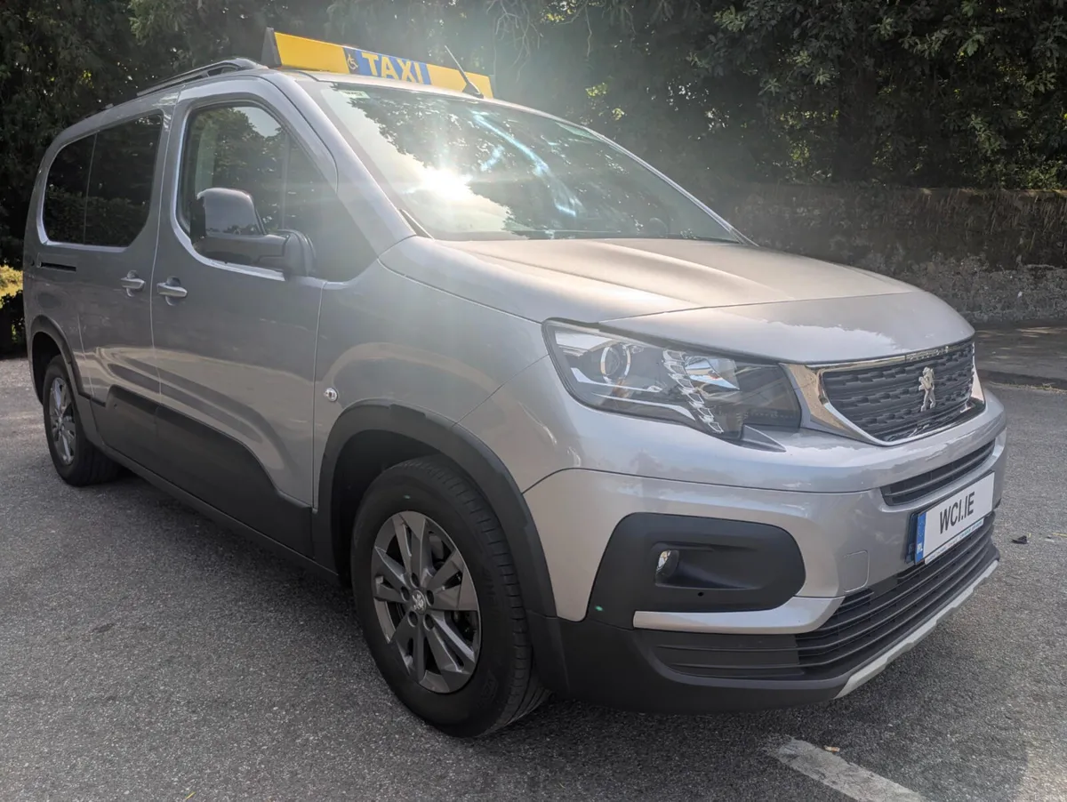 Wheelchair-AccessiblePeugeot Rifter 7 Seats taxi - Image 2