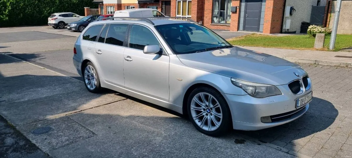 BMW 520d touring Auto low mileage - Image 2