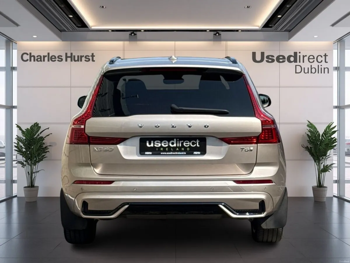 Volvo XC60 T6 AWD PHEV Plus Dark - Image 4