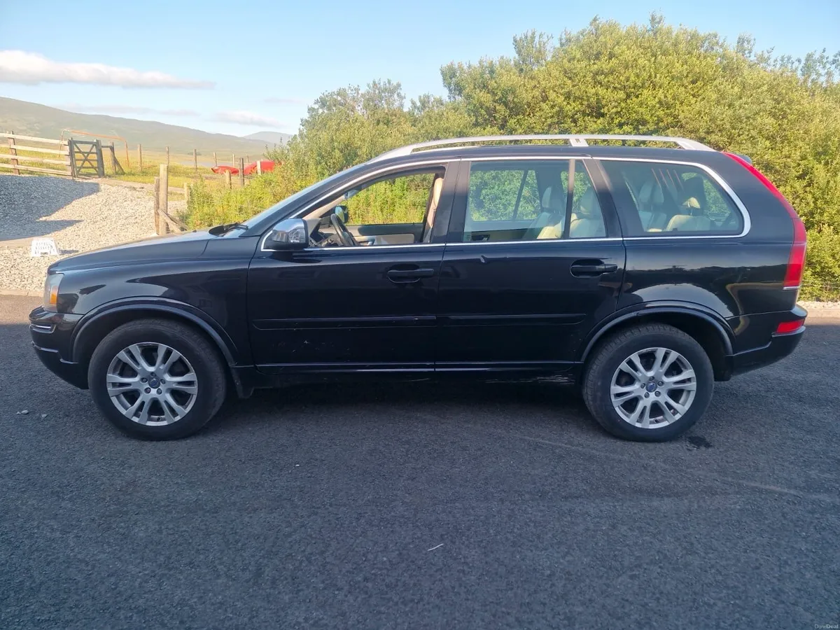 Volvo XC90 2012 - Image 2