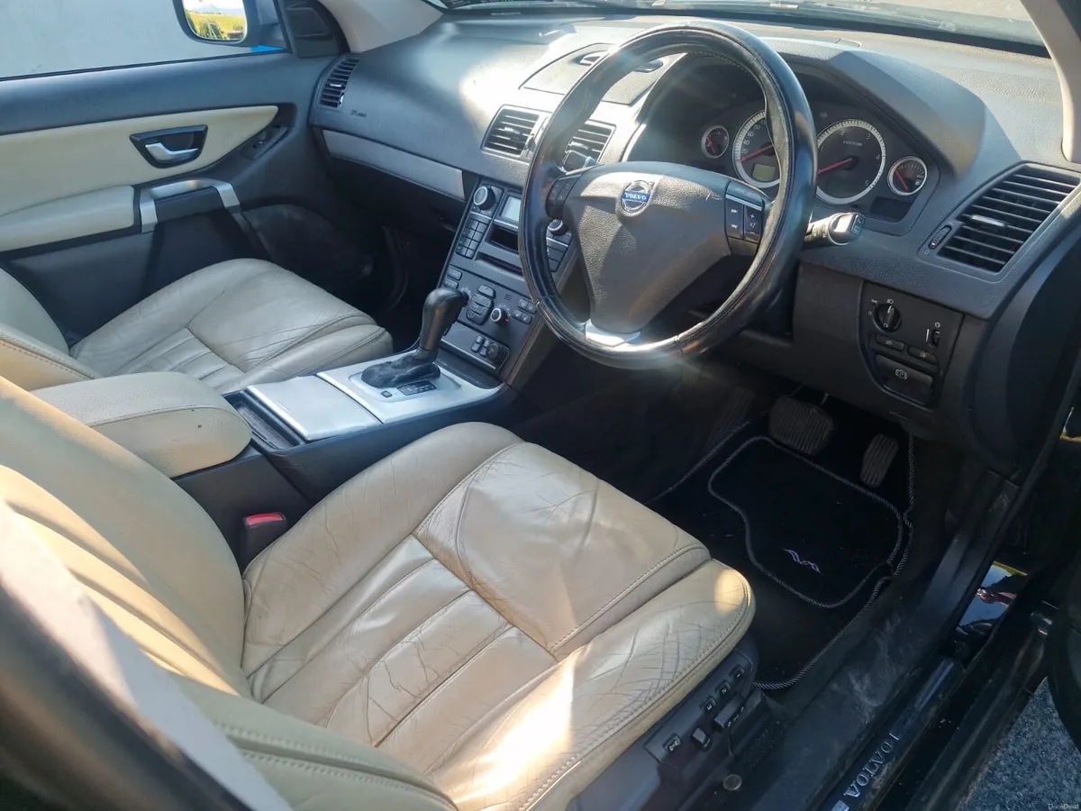 Volvo XC90 2012 - Image 4
