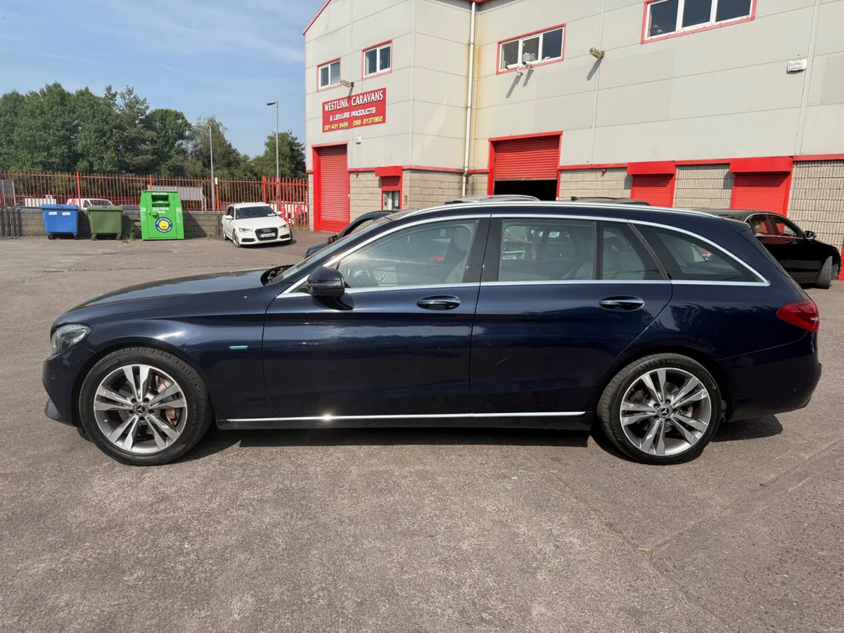 2017 Mercedes C-Class Hybrid - Image 4