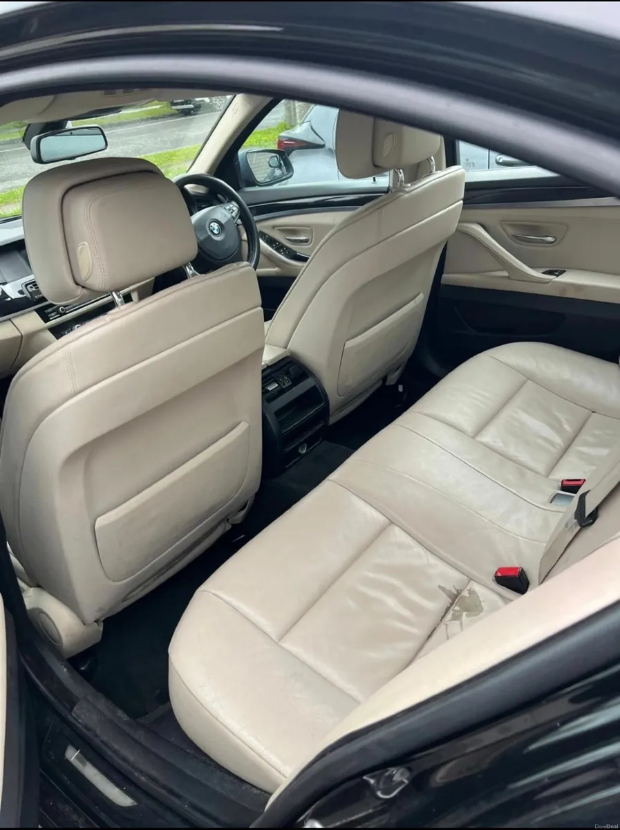 BMW 5-Series 2011 - Image 4