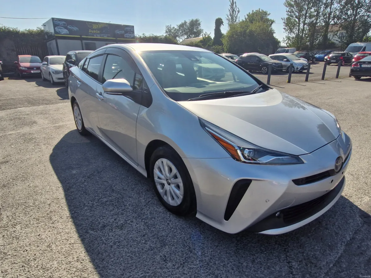 2023 Toyota Prius 1.8L Hybrid Low Miles Automatic - Image 1