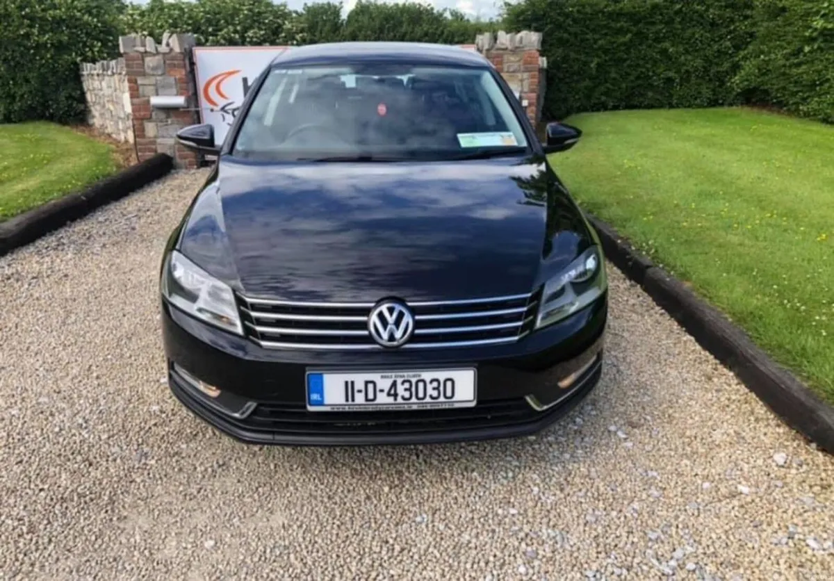 Volkswagen Passat 2011 - Image 1
