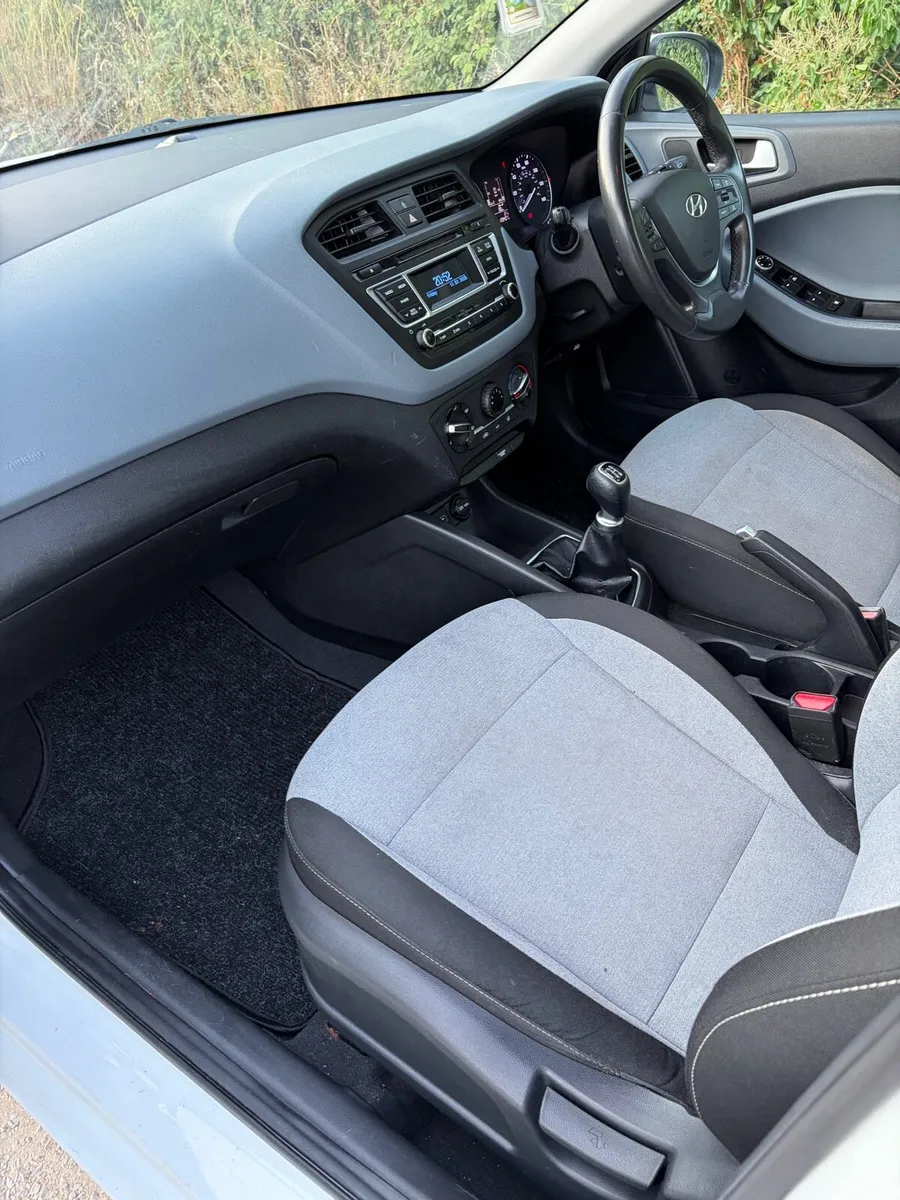 Hyundai i20 - Image 5