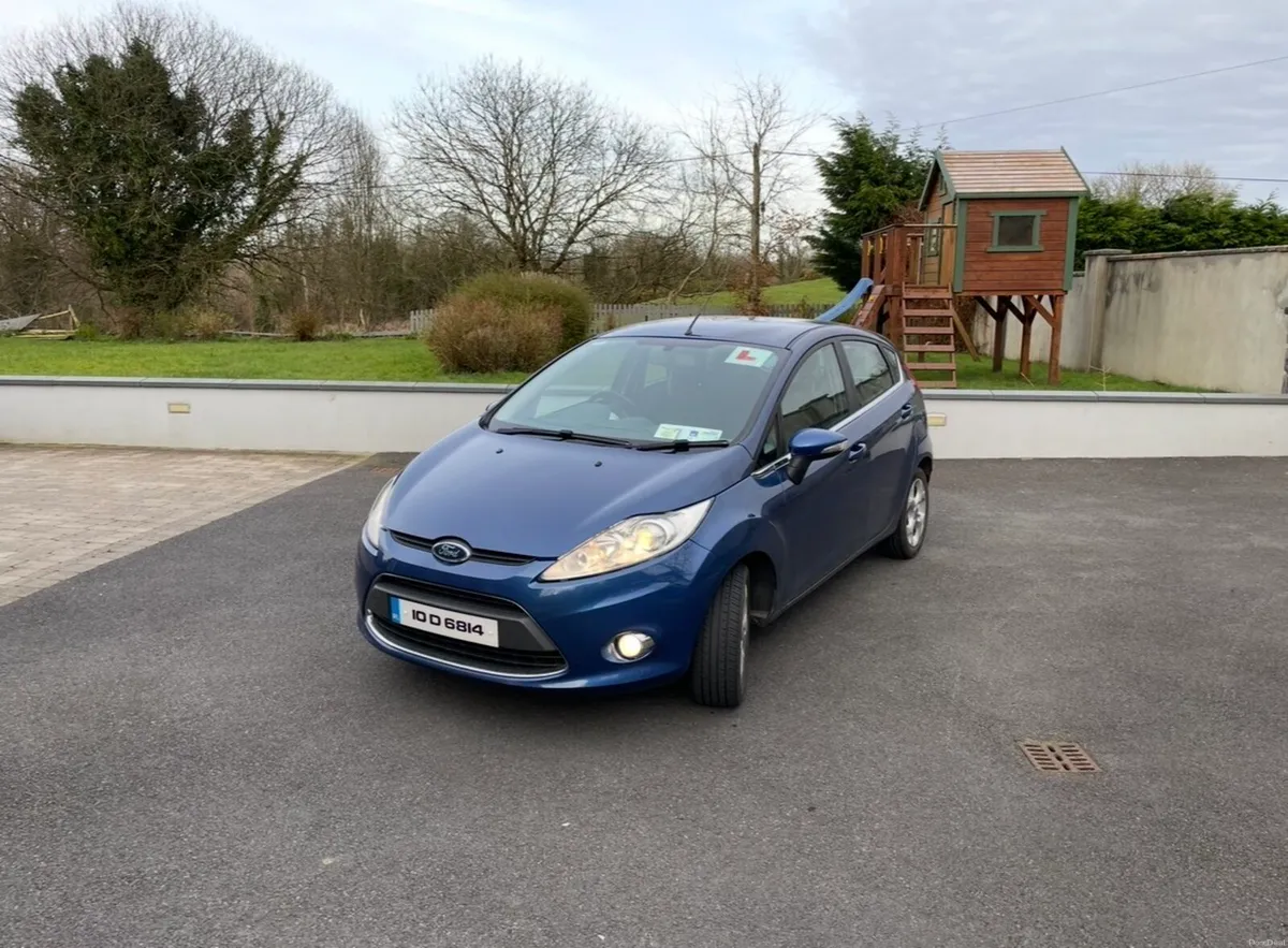 Ford Fiesta 2010 - Image 2