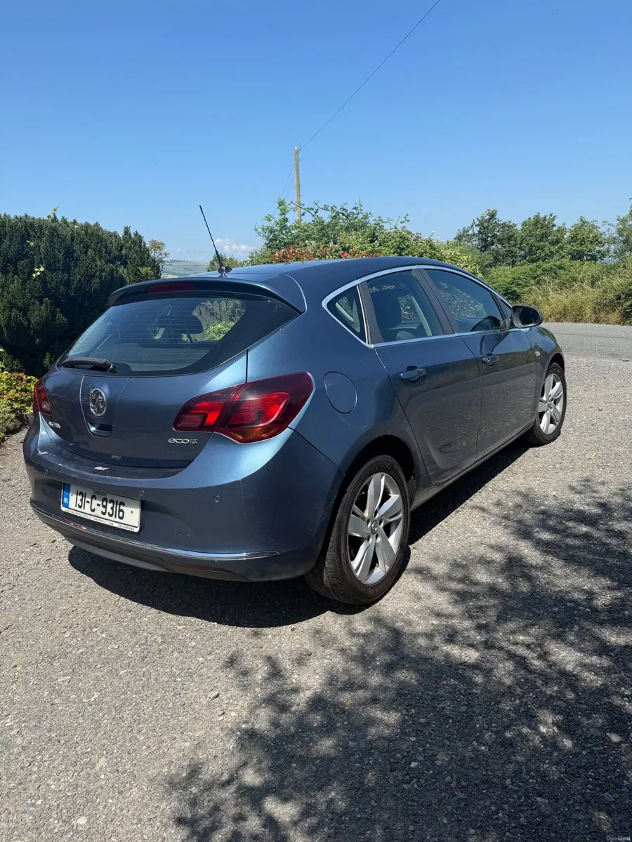 Vauxhall Astra 2013 - Image 2