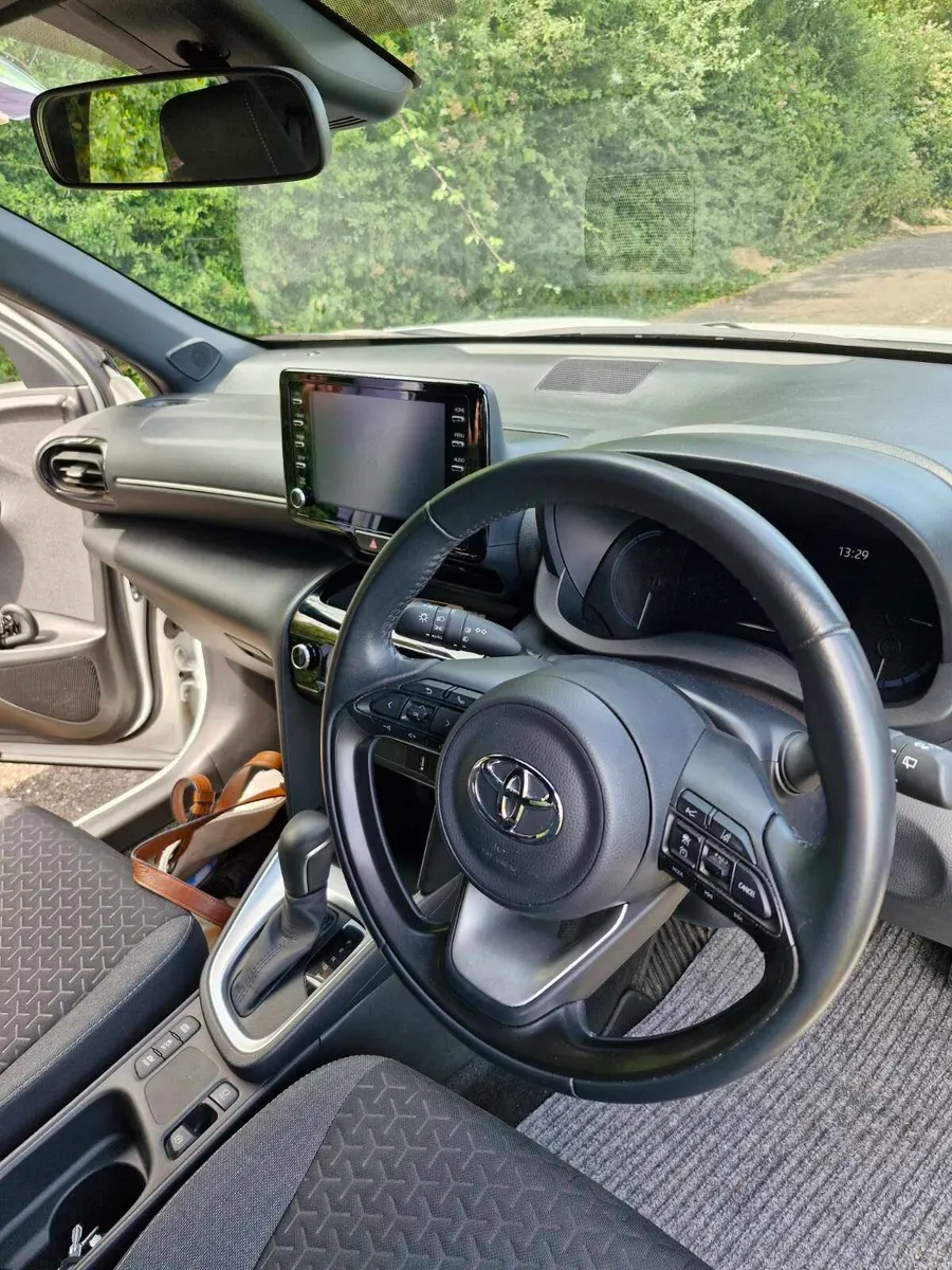 Car - Image 2
