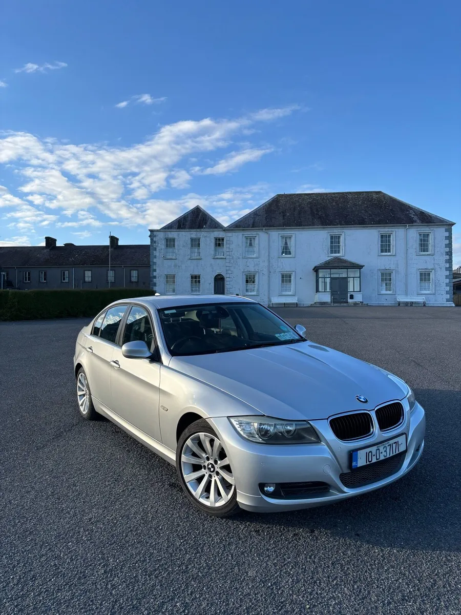 BMW 318d / 2010 /  E90 / 2.0 - Image 1