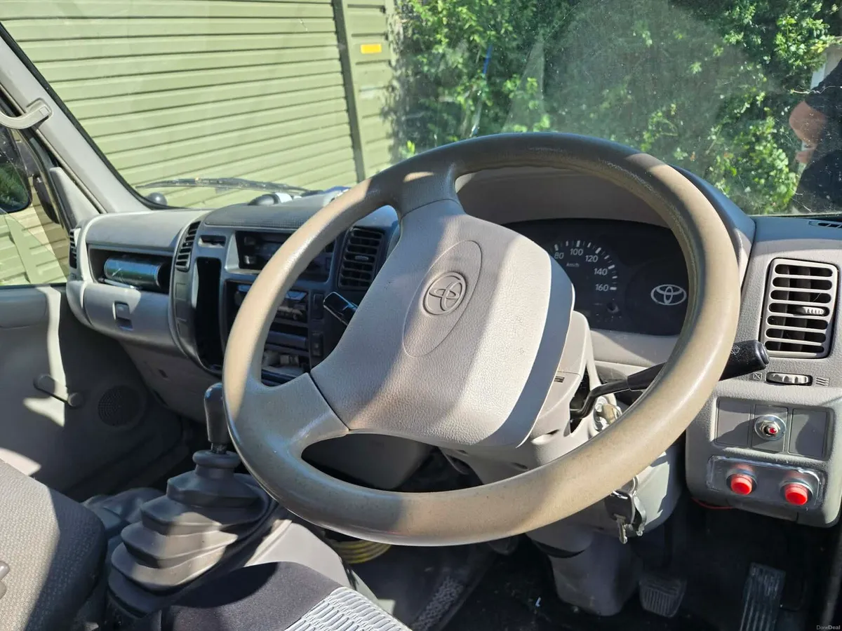 Toyota dyna - Image 5