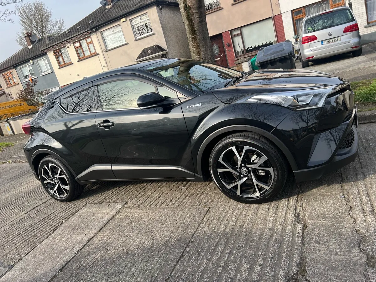 191 Toyota CHR - Image 3