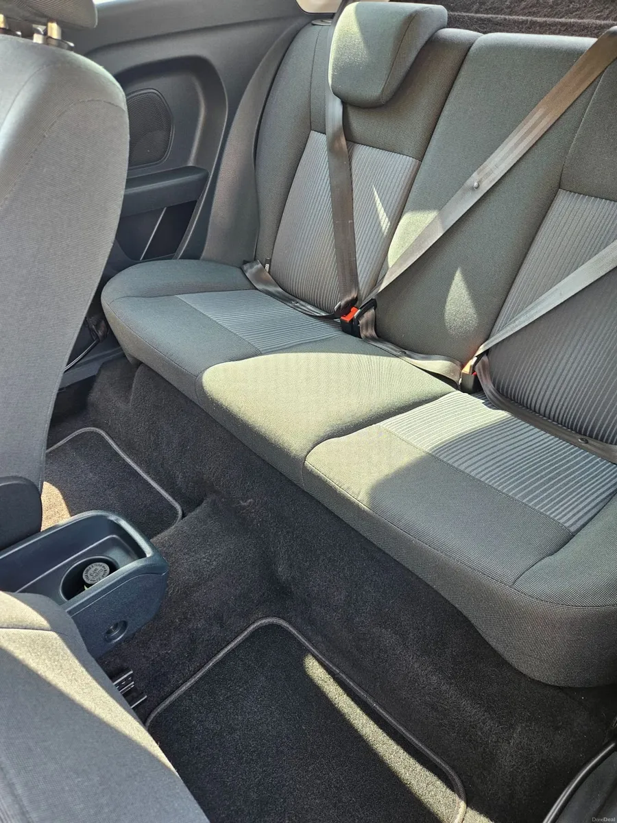 Ford Fiesta 2011 - Image 6
