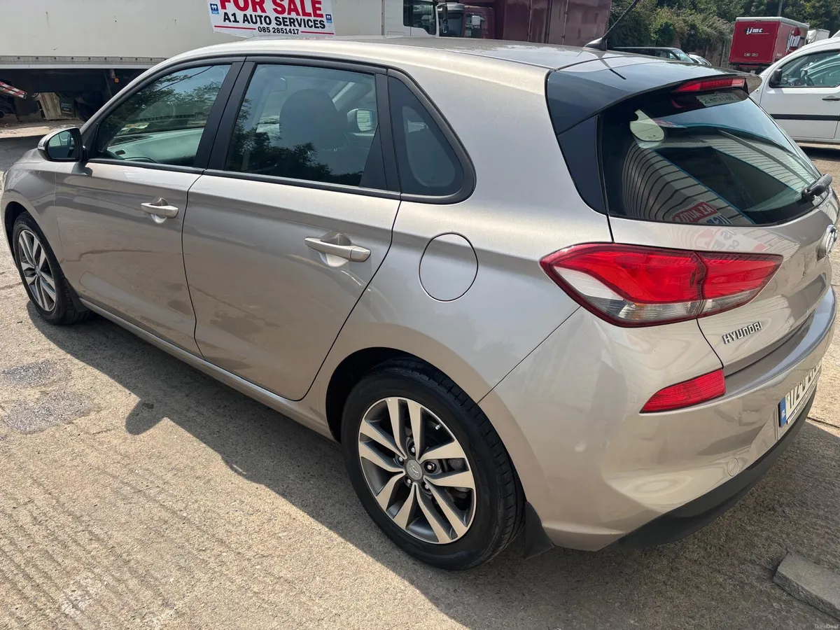2017 Hyundai i30 1.4 petrol - Image 3