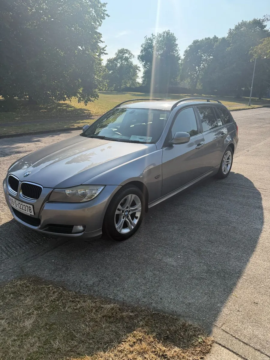 BMW 3-Series 2009 - Image 4