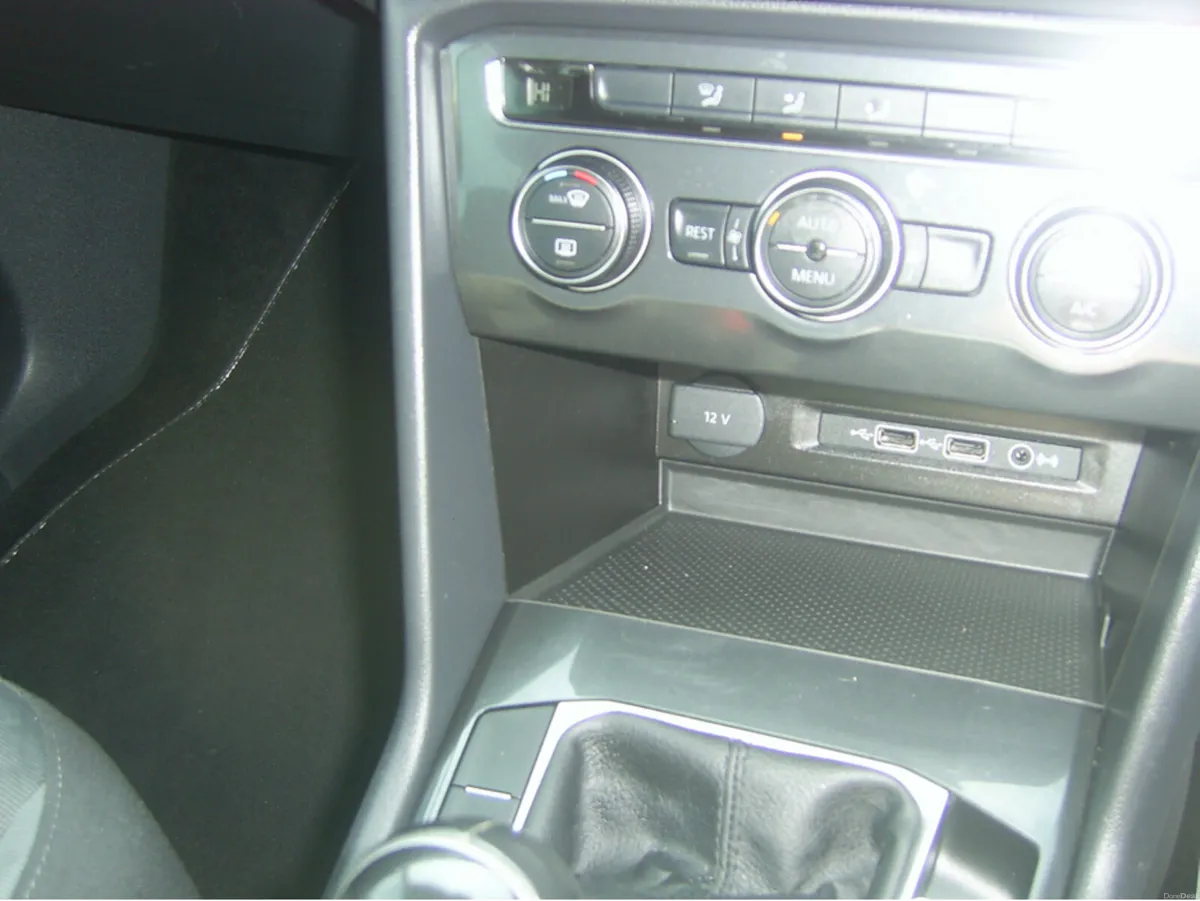 Volkswagen Tiguan CL 2.0 TDI MANUAL 6SPEED FWD 150 - Image 4