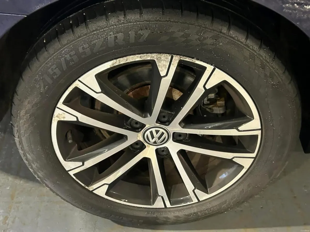 Volkswagen Passat HIGHLINE 2.0 TDI MANUAL 6SPEED F - Image 2