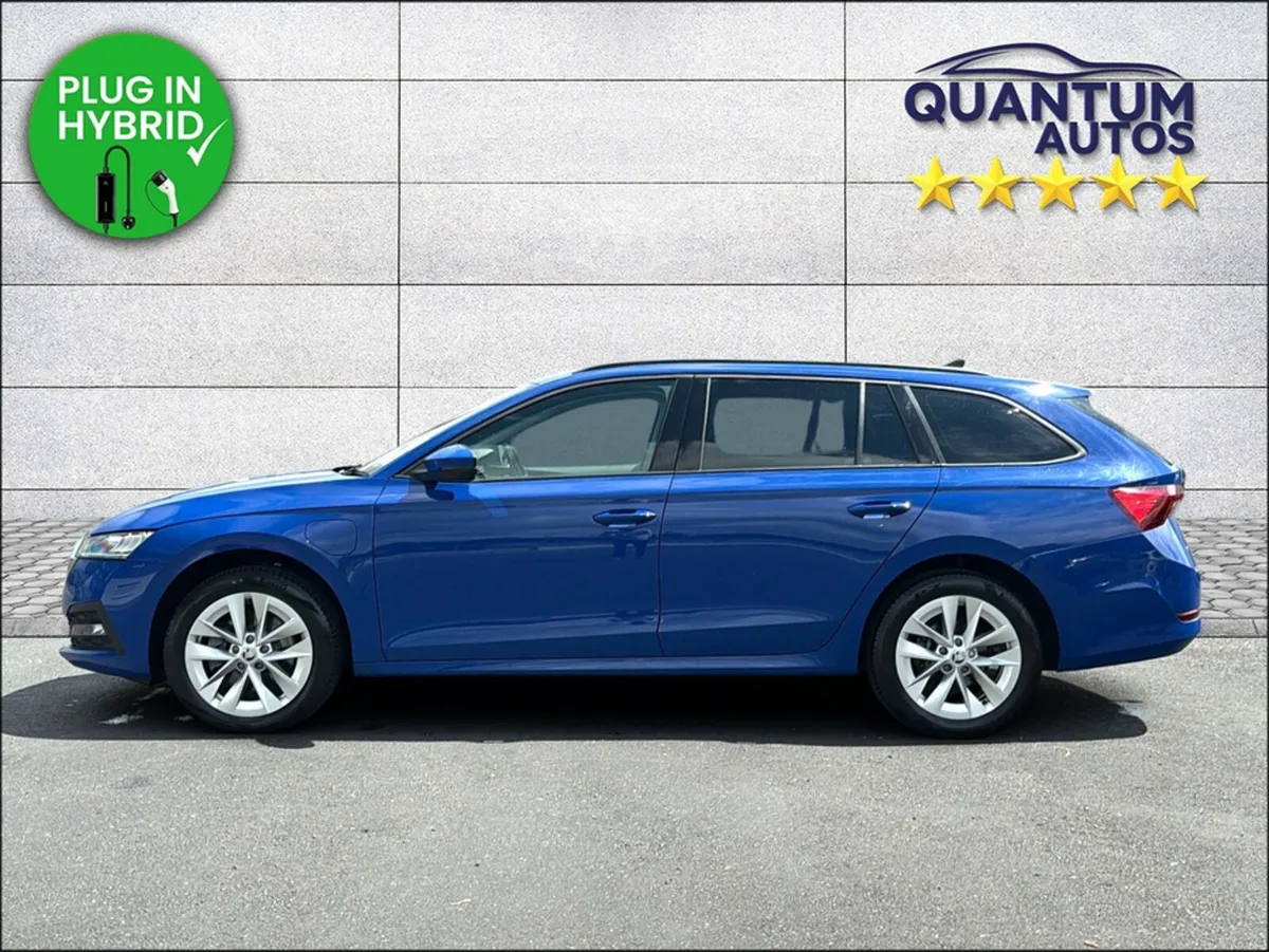Skoda Octavia 2022 SE TECH 1.4 PETROL PLUG IN HYBR - Image 5