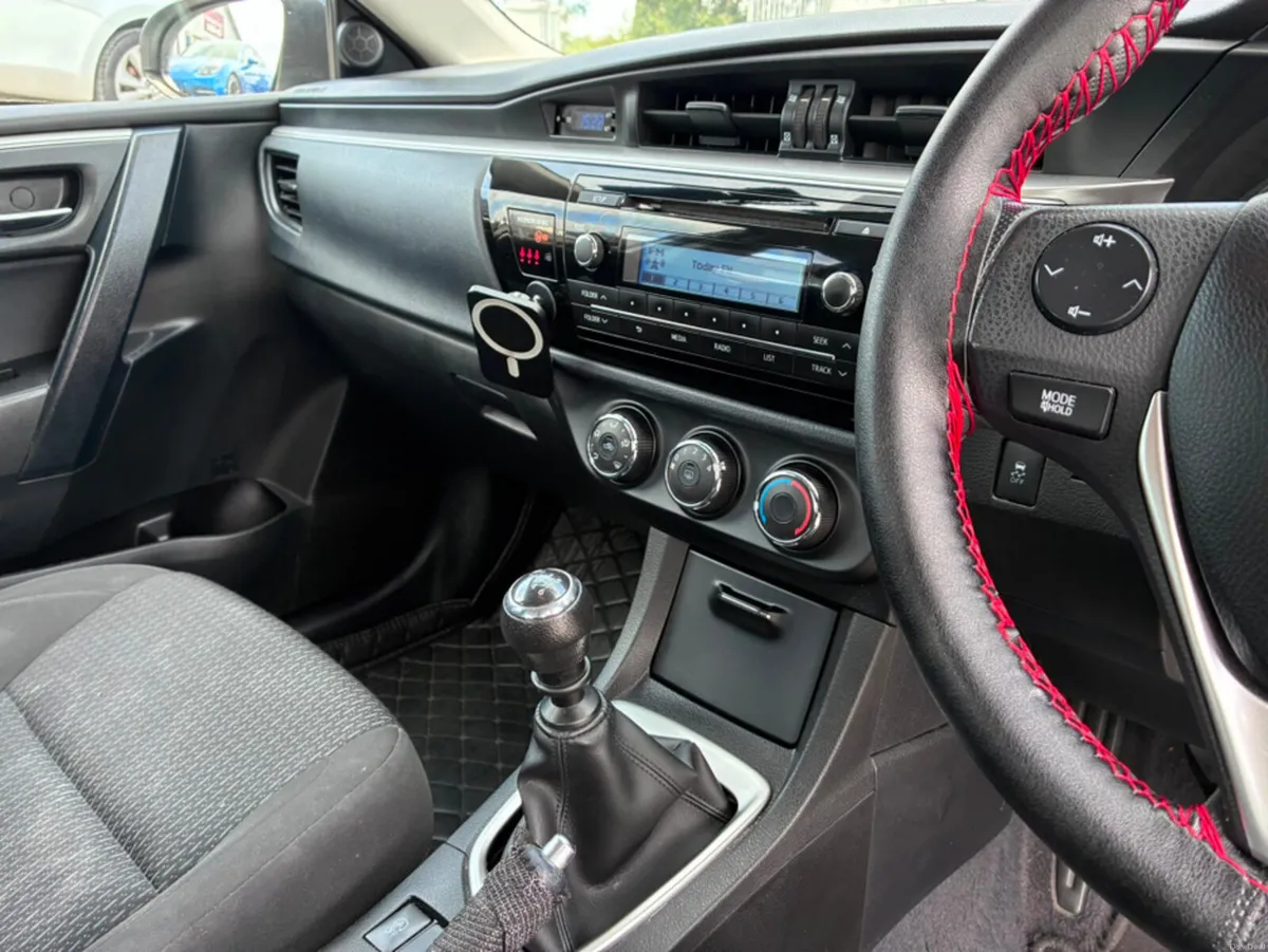 Toyota Corolla 1.4 D-4D TERRA 4DR - Image 6