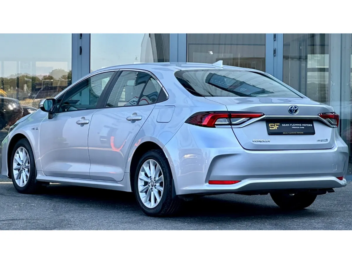 Toyota Corolla LUNA SAL 4DR AUTO HYBRID - Image 4