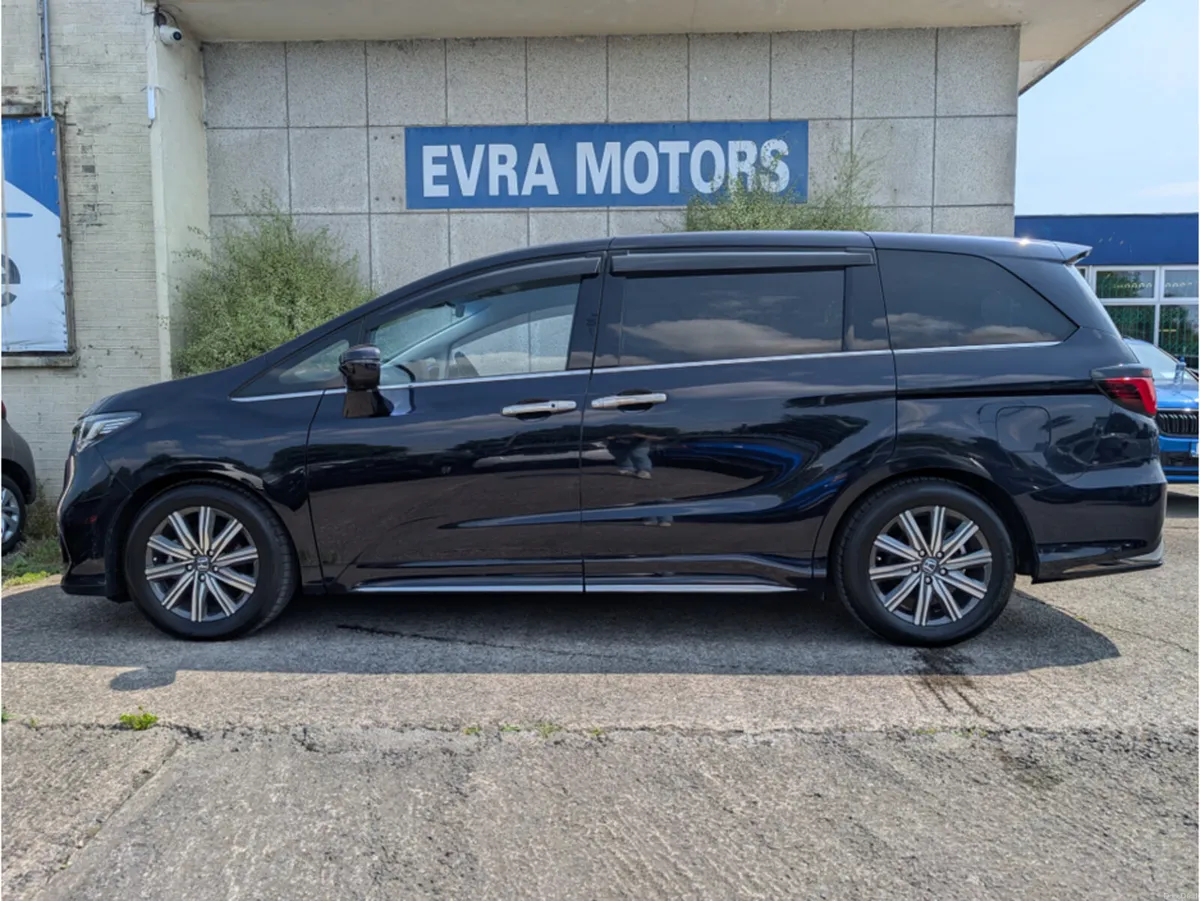 Honda Odyssey ABOLSUTE 7 SEATER AUTOMATIC HYBRID 2 - Image 5