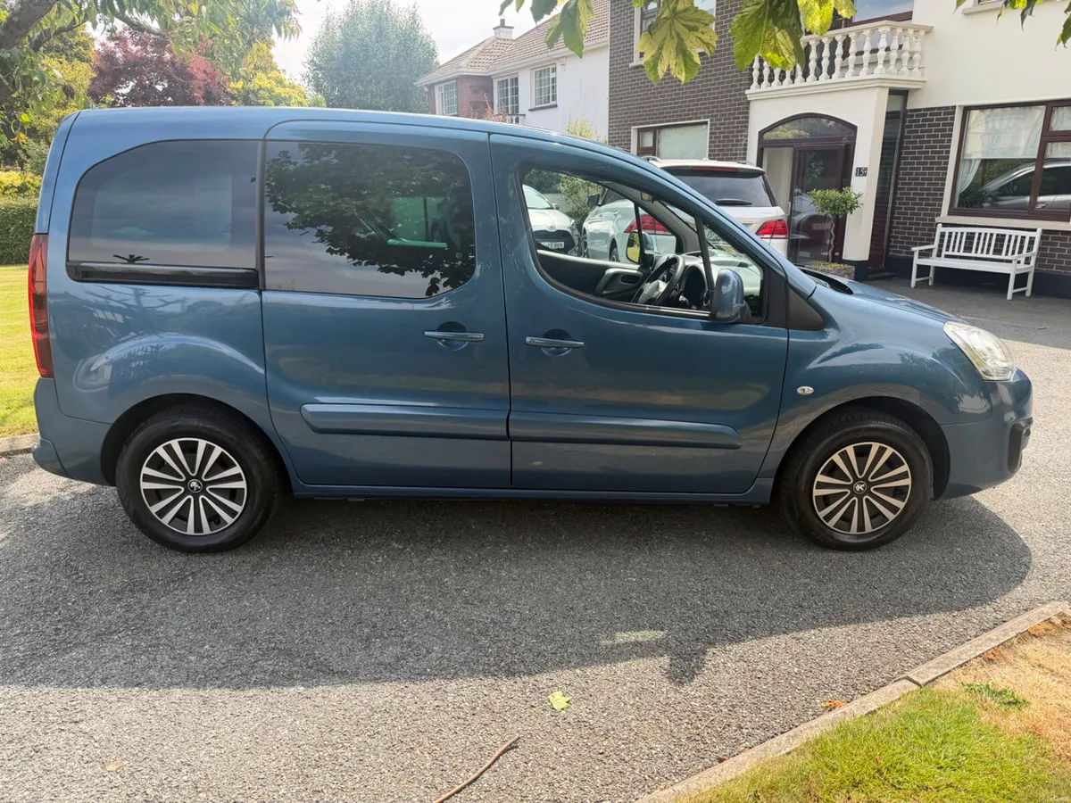 2017 Peugeot Partner Tepee AUTOMATIC low kilometre - Image 3