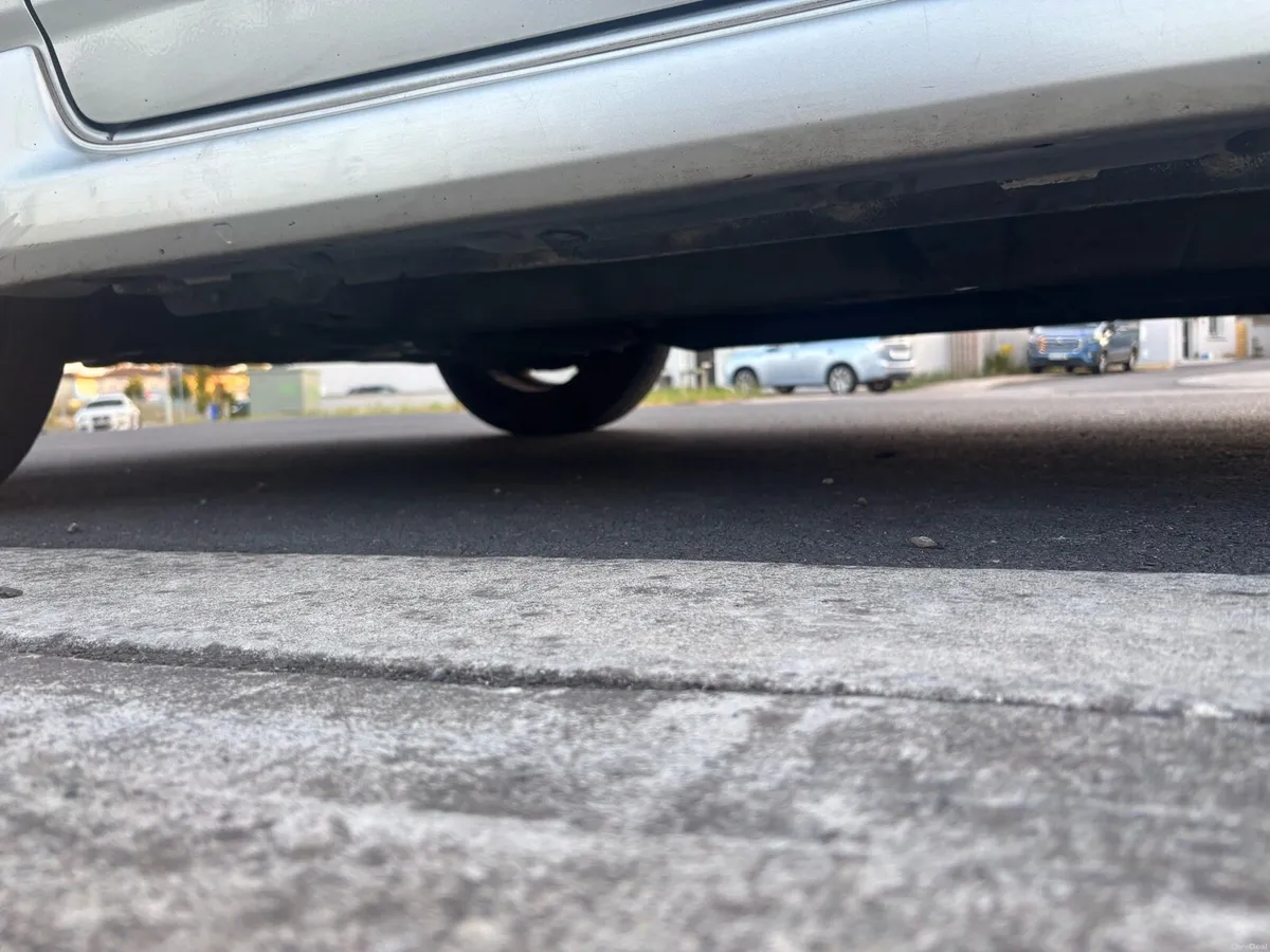 Toyota corrola e12 - Image 3
