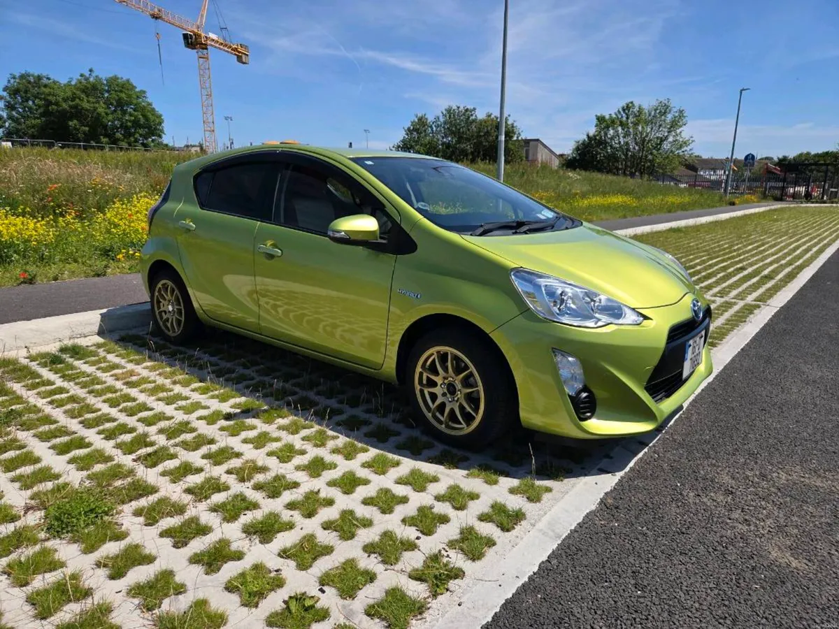 Toyota Aqua 33000km - Image 2
