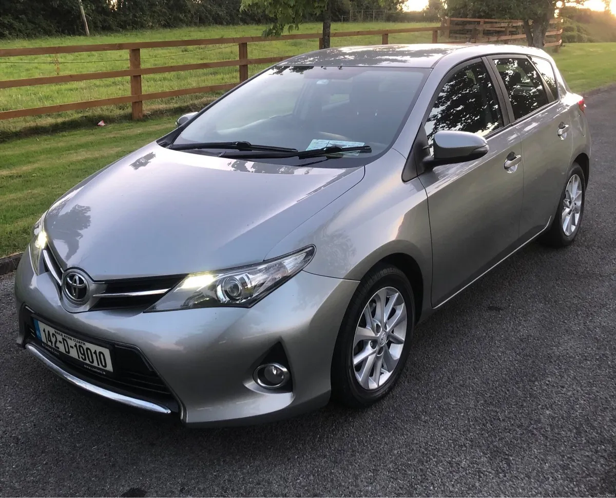 2014 Toyota Auris 1.4 D4D Aura - Image 2