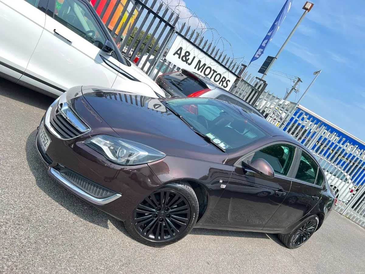 15 Opel Insignia Diesel Automatic - Image 2
