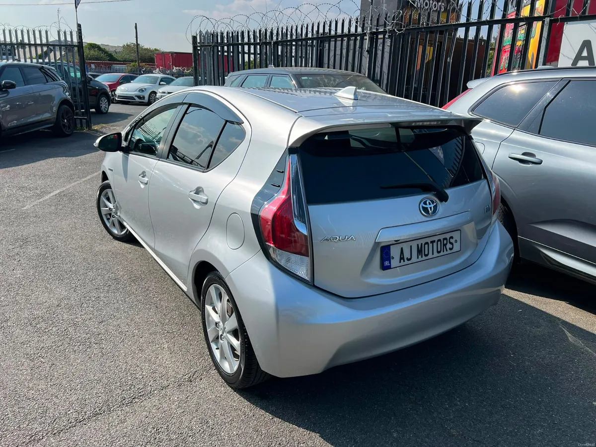 2016 TOYOTA AQUA 1.5 HYBRID - Image 4