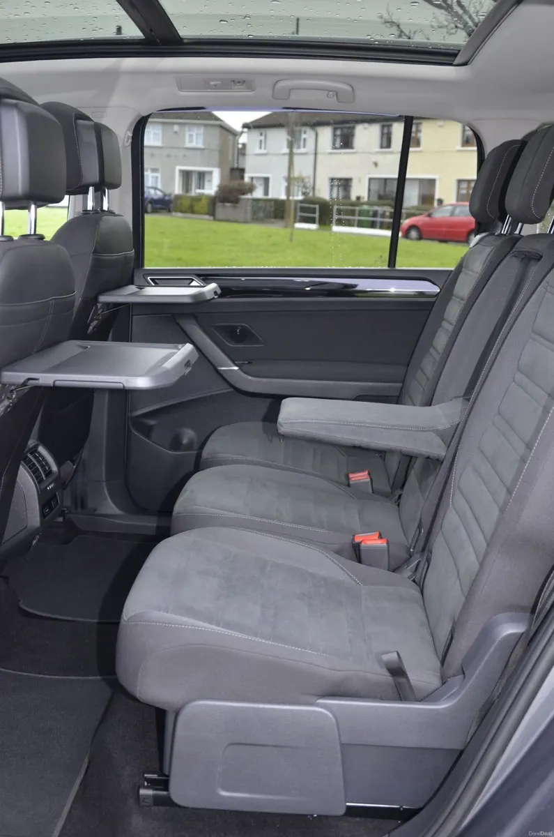 **LOW MILEAGE** Volkswagen Touran Highline 2019 - Image 5