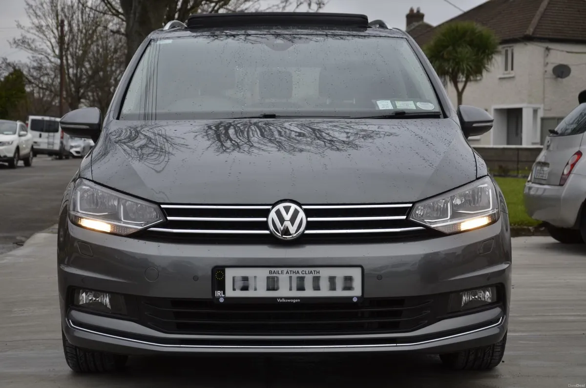 **LOW MILEAGE** Volkswagen Touran Highline 2019 - Image 1