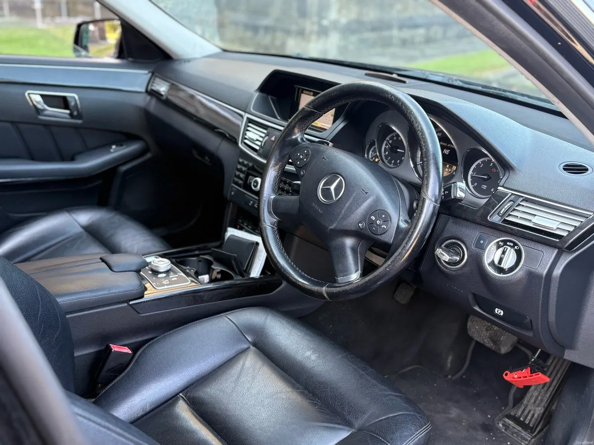 2011 MERCEDES E250CDI - Image 4