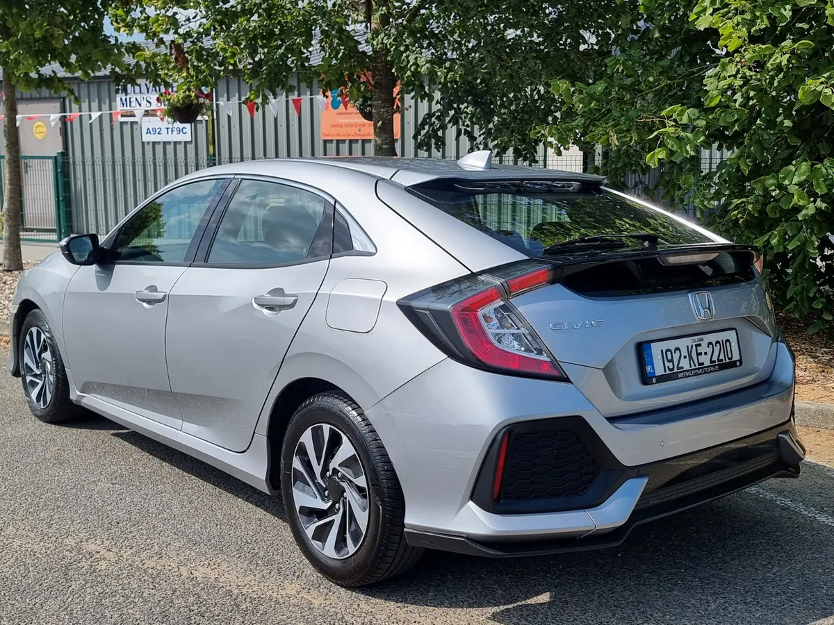 €11900 Honda Civic 2019 diesel ⛽️ nct&tax €11900 - Image 3