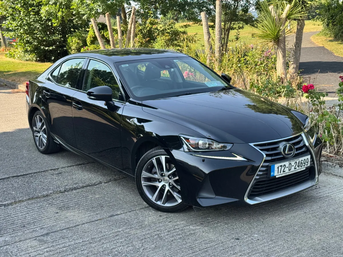172  LEXUS IS300H 2.5 HYBRID EXECUTIVE EDITION - Image 3