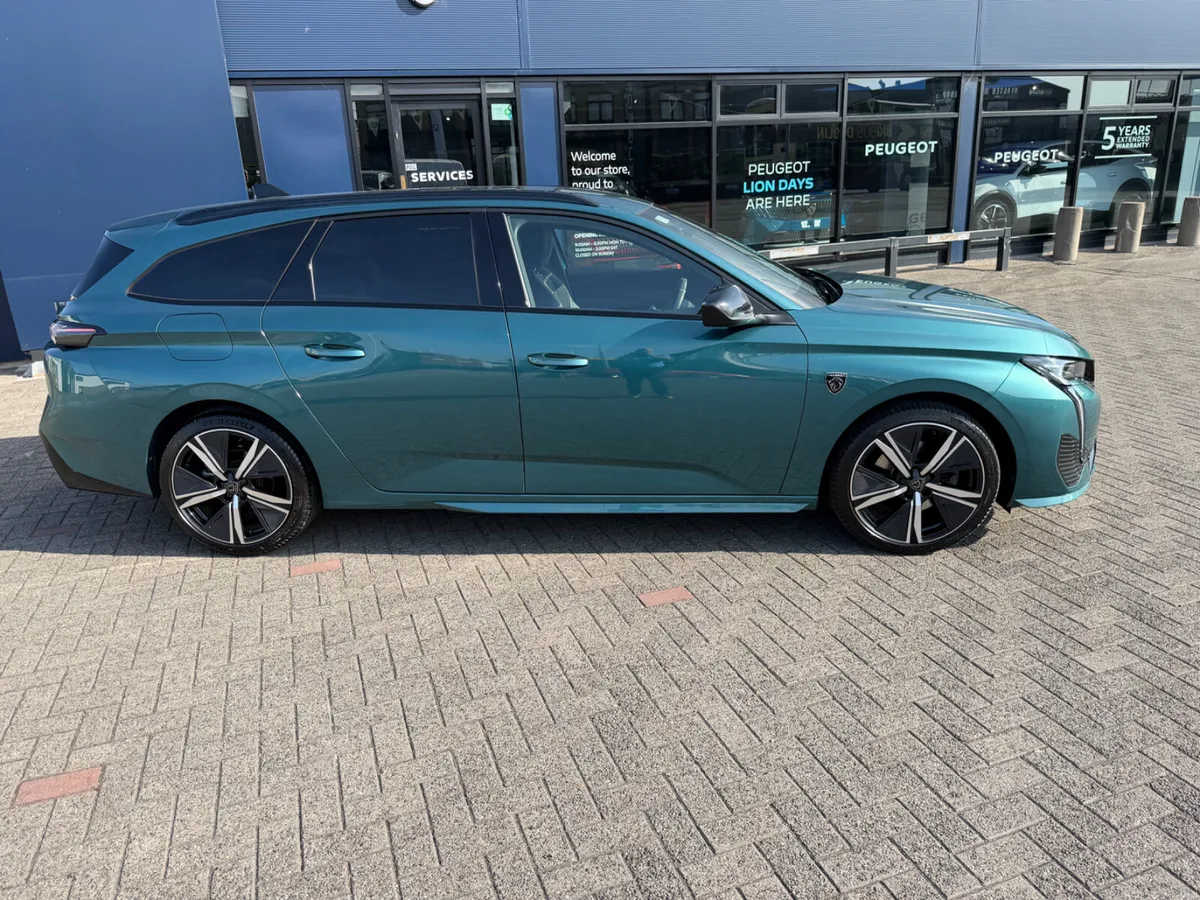 2023 Peugeot 308 SW GT - Image 3